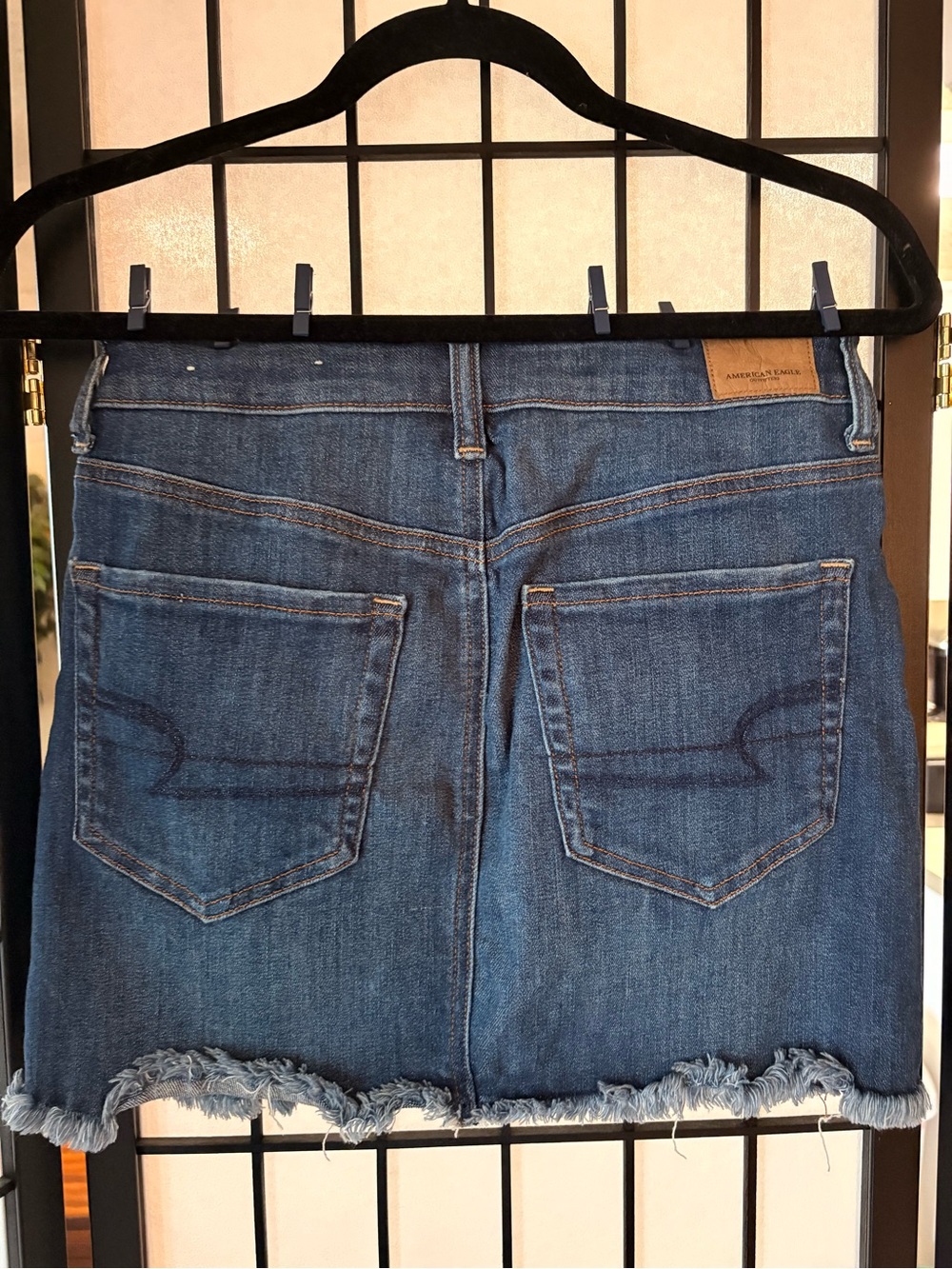 American Eagle Blue Denim Mini Skirt w/ Frayed Hem + Zipper Details - Picture 4 of 7